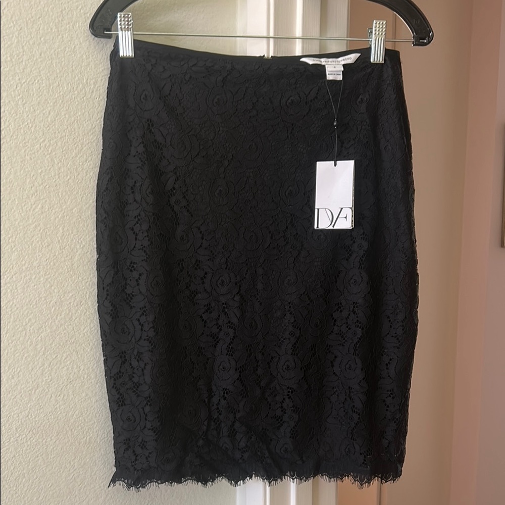 Diane Von Furstenberg Black Lace Pencil Skirt Knee-Length Cocktail